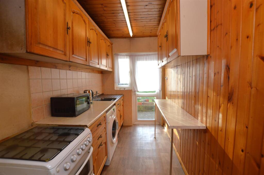 191 Whitton Dene kit.JPG