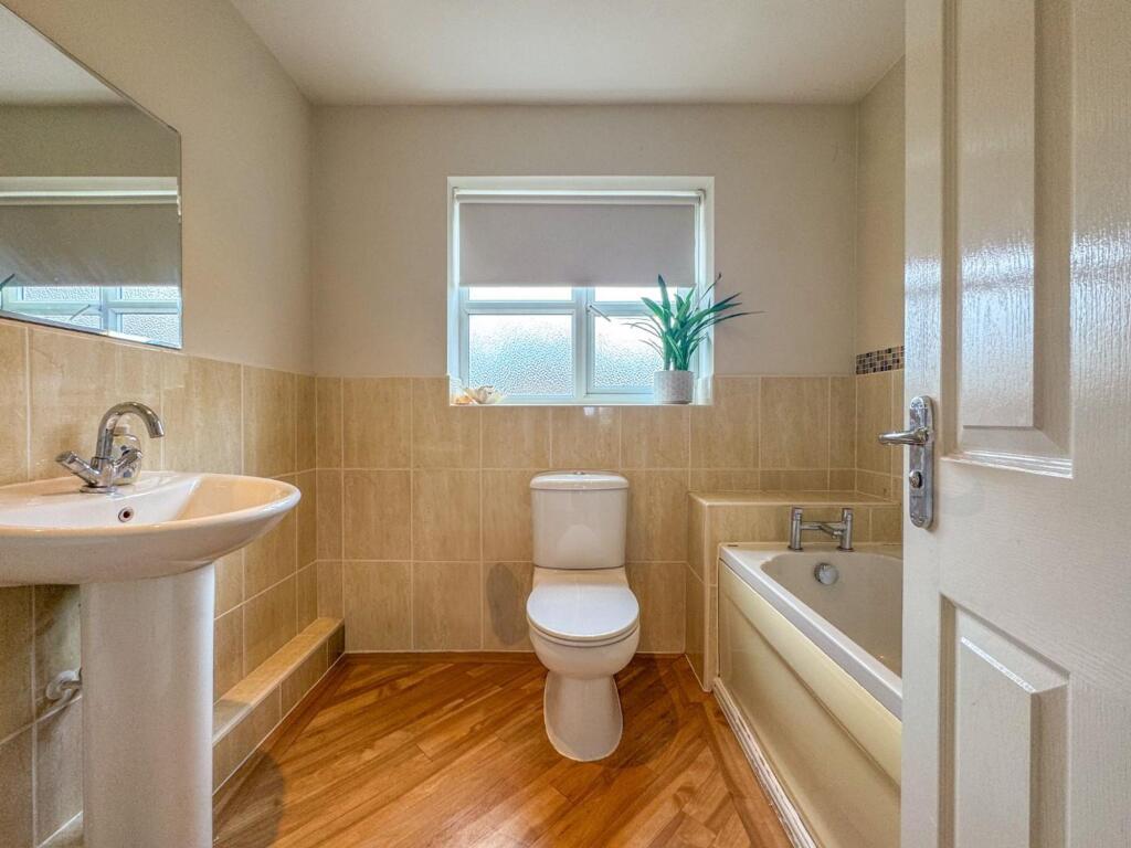 Lowes Drive - Image-15.jpg