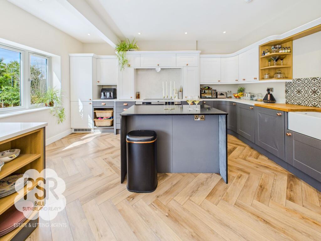 Spacious Family Kitchen