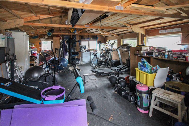 Garage/Workshop