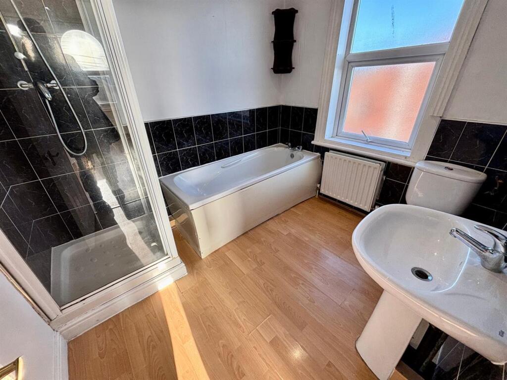 4 Piece Bathroom / WC: