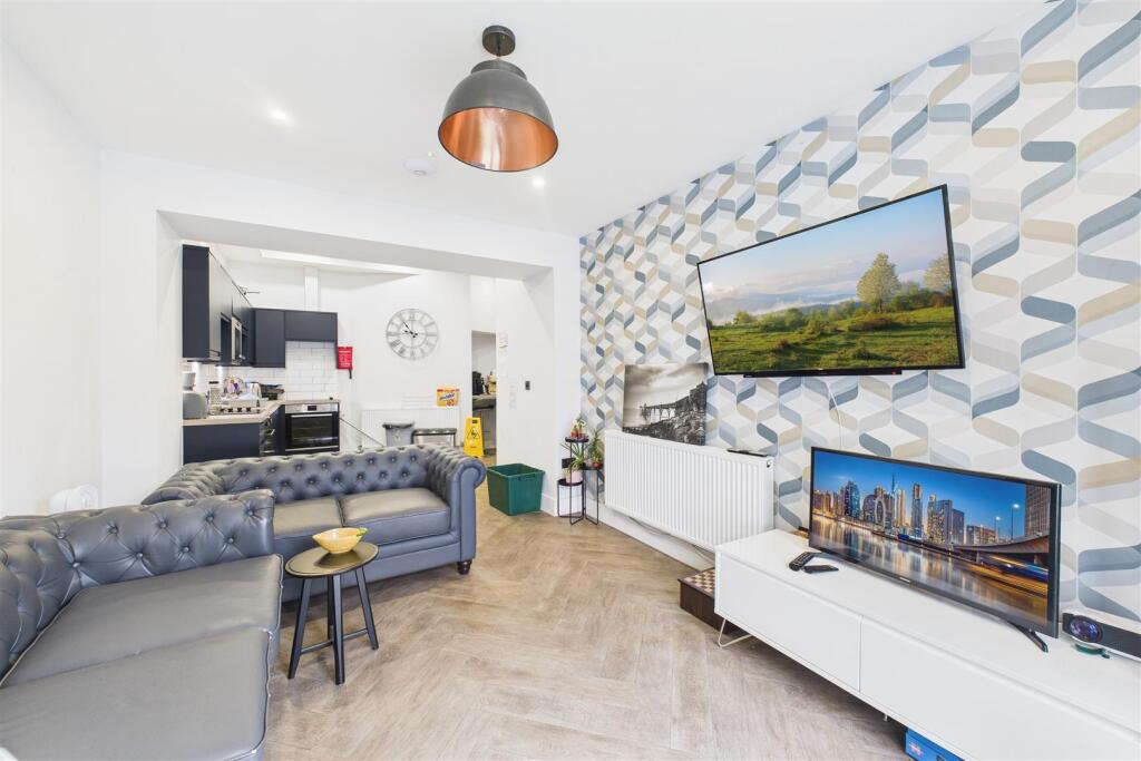 Flat 2 | 1 - 3, Old Church Road Clevedon, North So