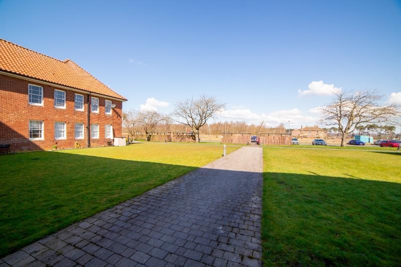 76 Robertson Drive 30 (800x533).jpg