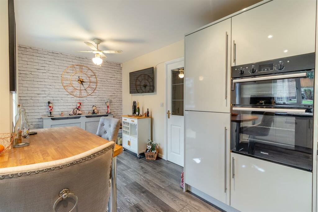 8625359-interior27.jpg