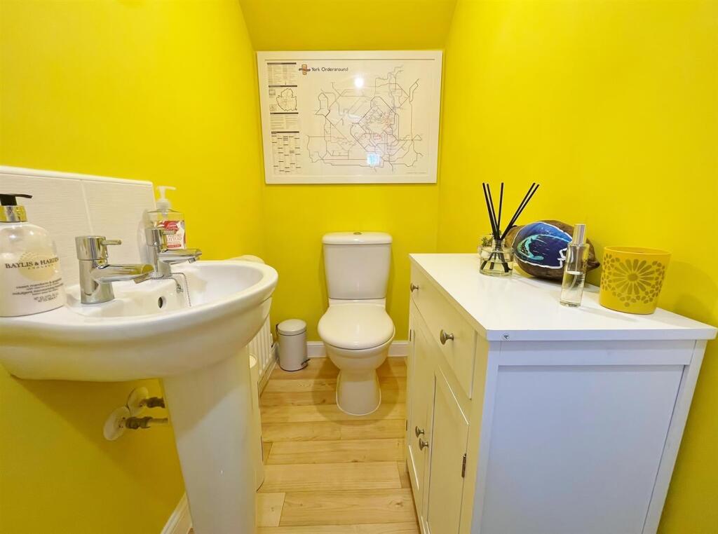 Downstaors WC