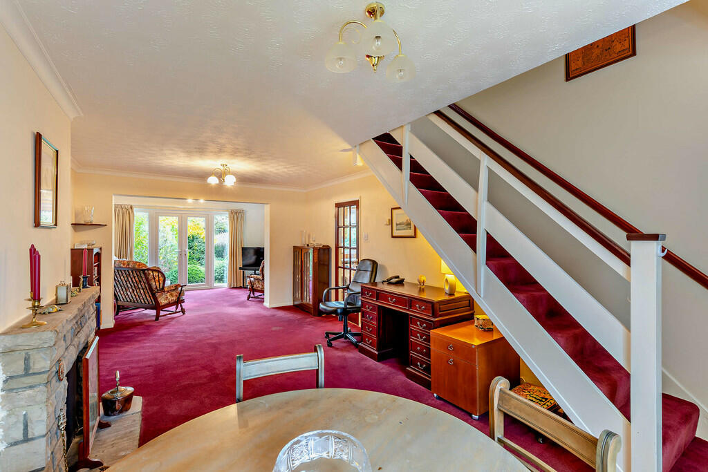 8628049-interior0...
