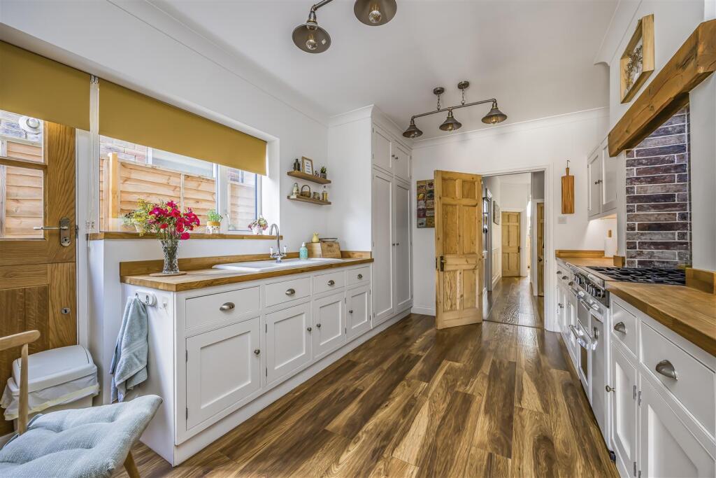 6 Hellyer Road, Southsea-PorticoMarketing-SoldBy-3