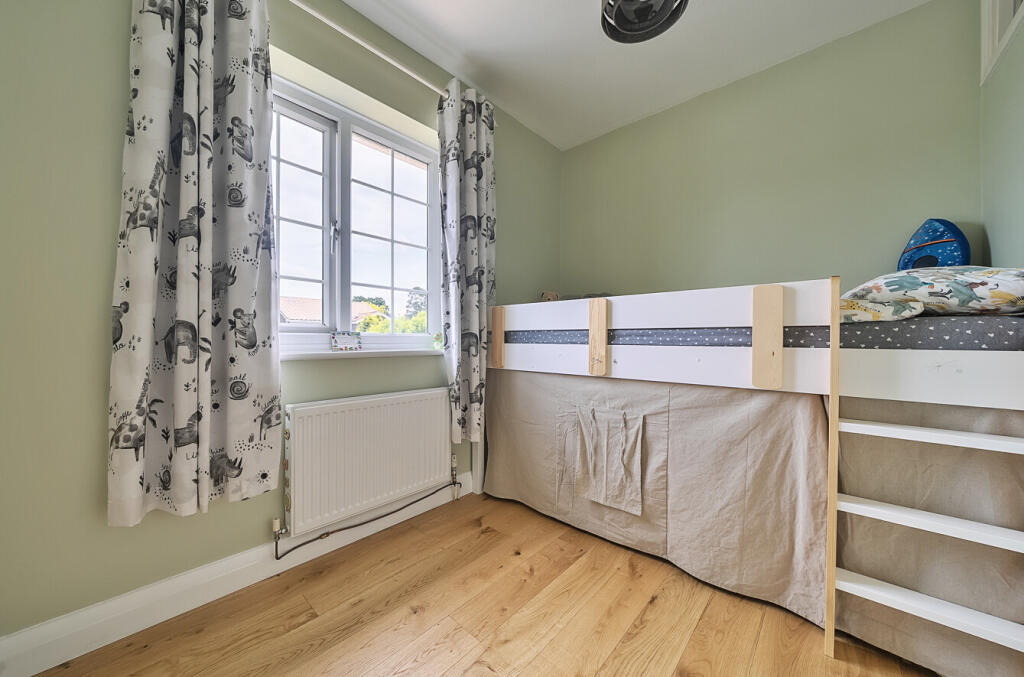 1297131-7-68515eb...