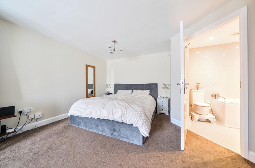 1272690-11-6836f7...