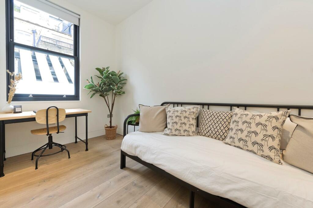 fff@83 great titchfield st-8455.jpg