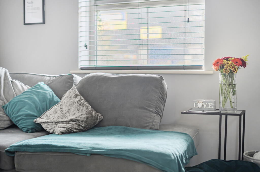 1376089-25-691229...