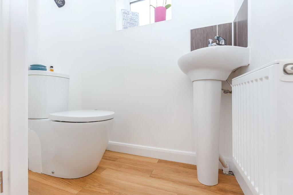 Cloakroom/Wc