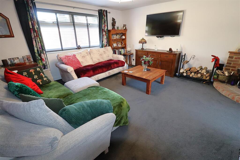 Annexe Lounge