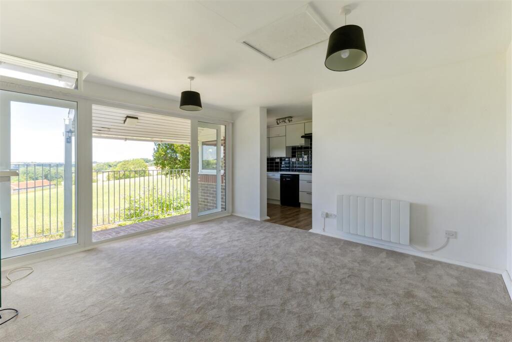 95037_19 Little Dean Court Winton Hill (3).jpg