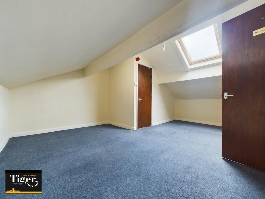 CAM02176G0-PR0288...