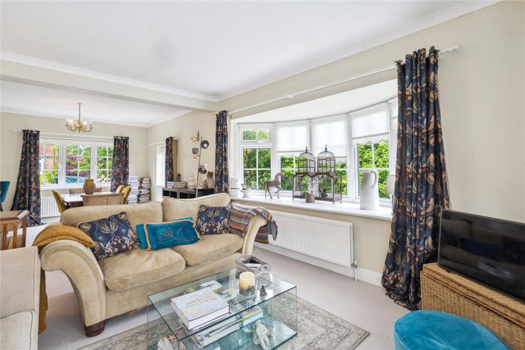 Sitting/Dining Room