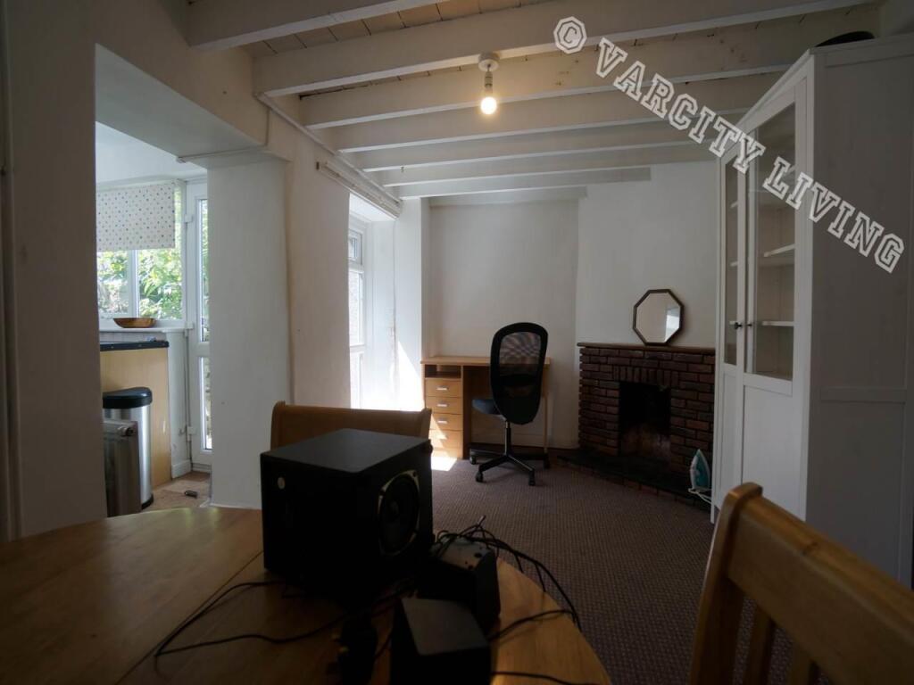 43Glanrafon_diningroom2.JPG
