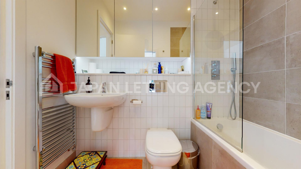 Bathroom1-1_Watermarked.png