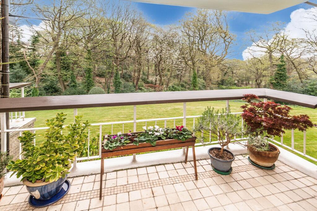 PRIVATE BALCONY