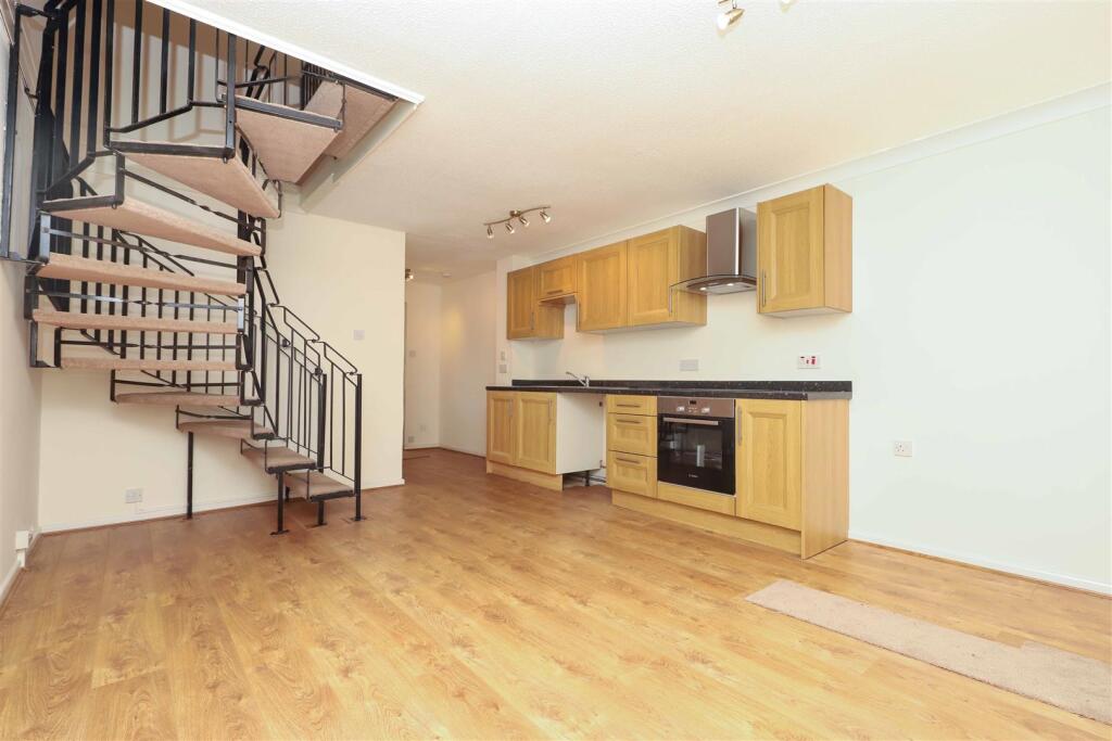 Kitchen/living area