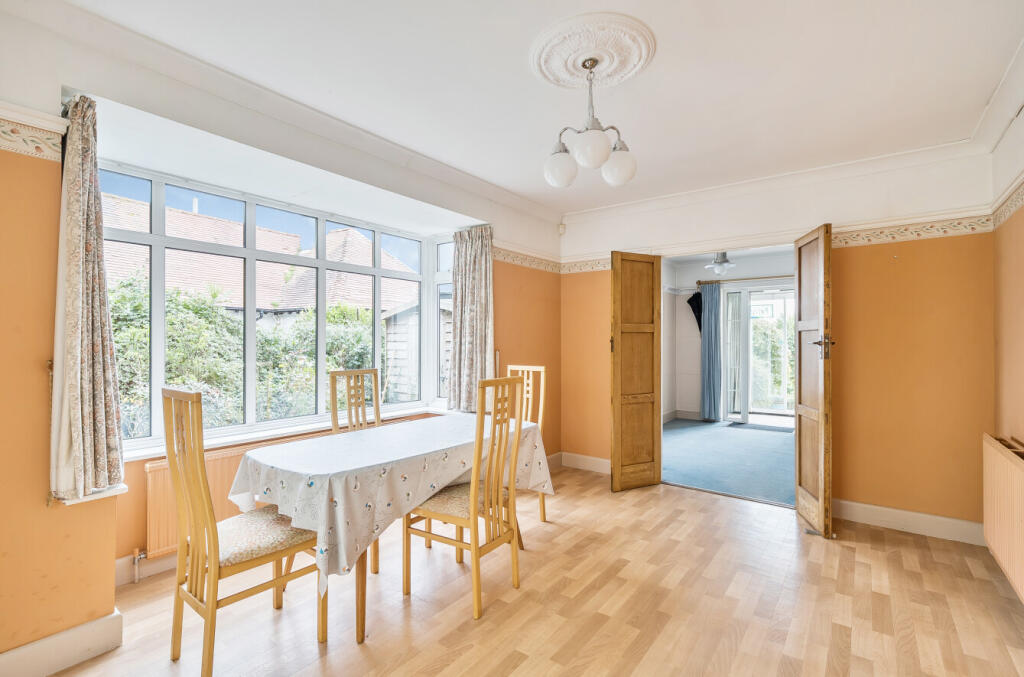 1359301-4-68ee1f0...