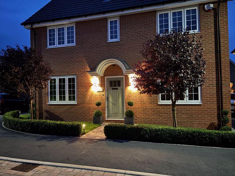 VENDOR NIGHT PHOTO FRONT