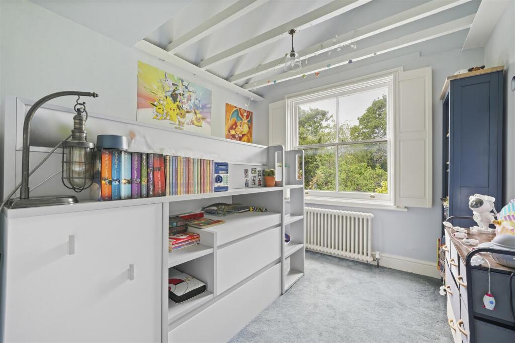 Grosvenor Park Road, E17