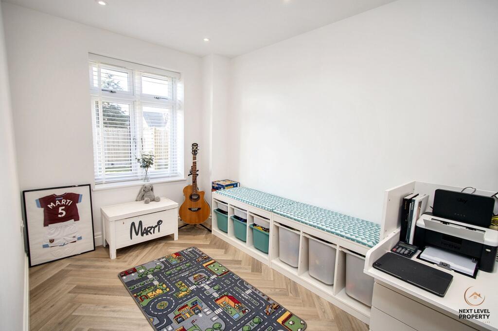 Bedroom 4/office