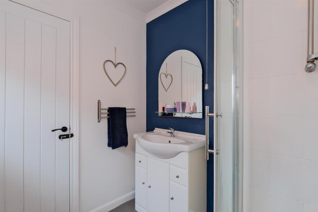 027-83 Torbothie Road Shotts, ML7 5NE.jpg