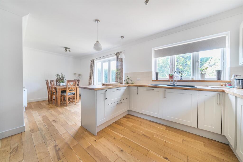 Kitchen/Dining