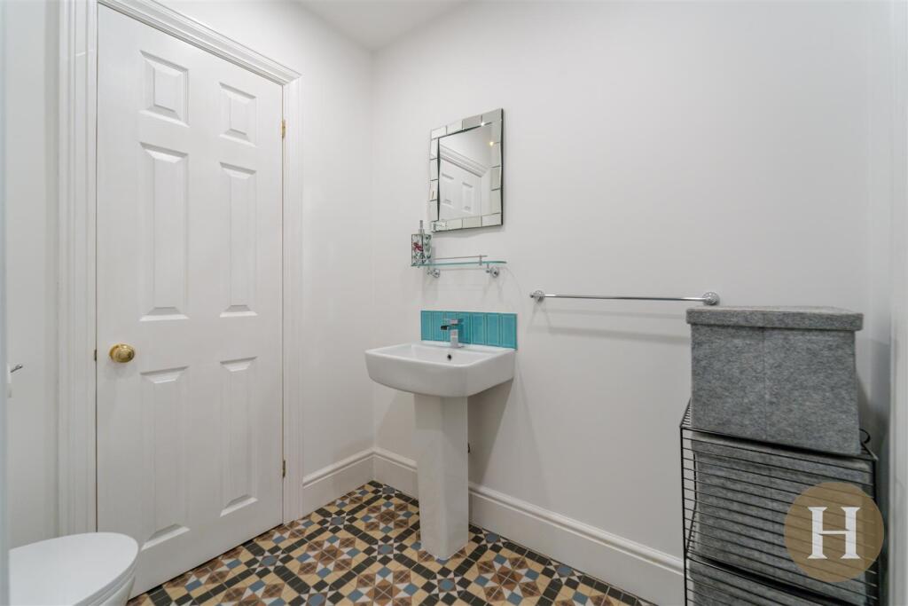 Hadleigh Estate Agents-15.jpg