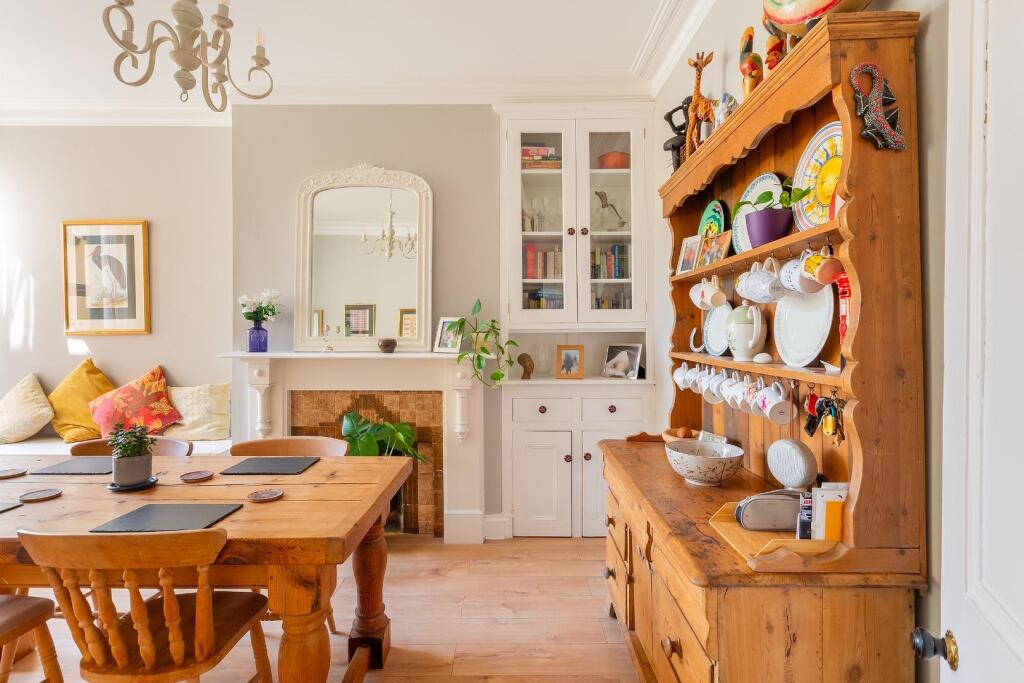 1B9RKE - Dining Room D.jpg