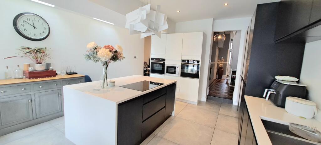 Kitchen/ Dining/ Family Room