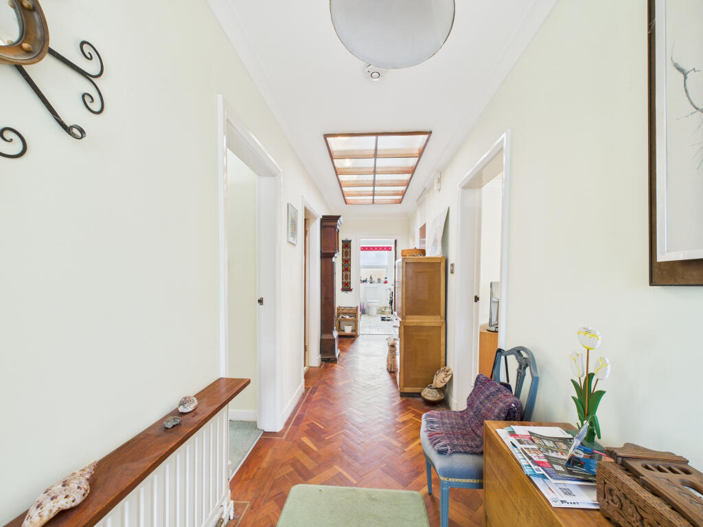 CAM02909G0-PR0388-STILL004