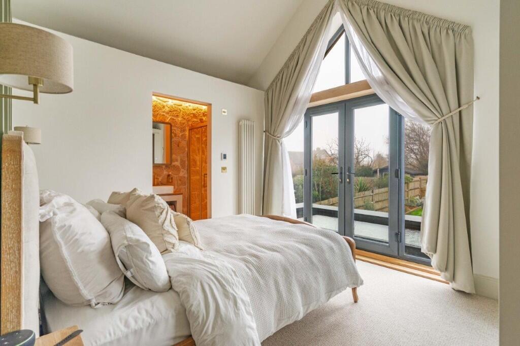 Bedroom &amp; ensuite