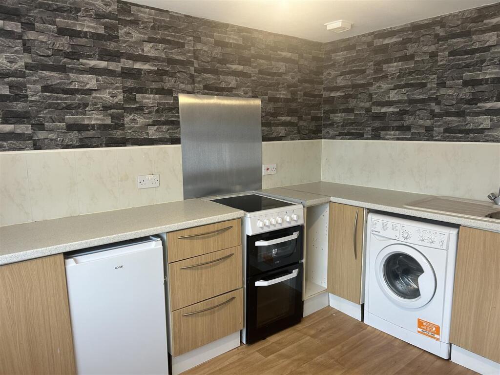 Broadwater Crescent, Stevenage, Hertfordshire, SG2