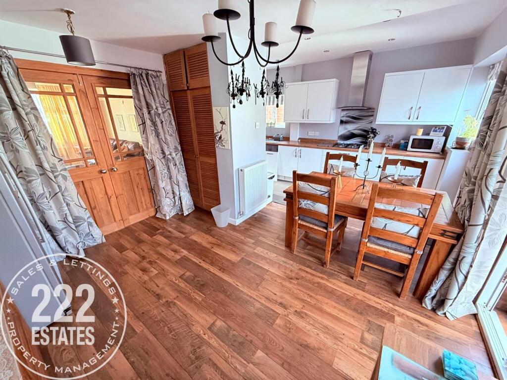 PHOTO-2025-11-28-17-21-44 (6).jpg