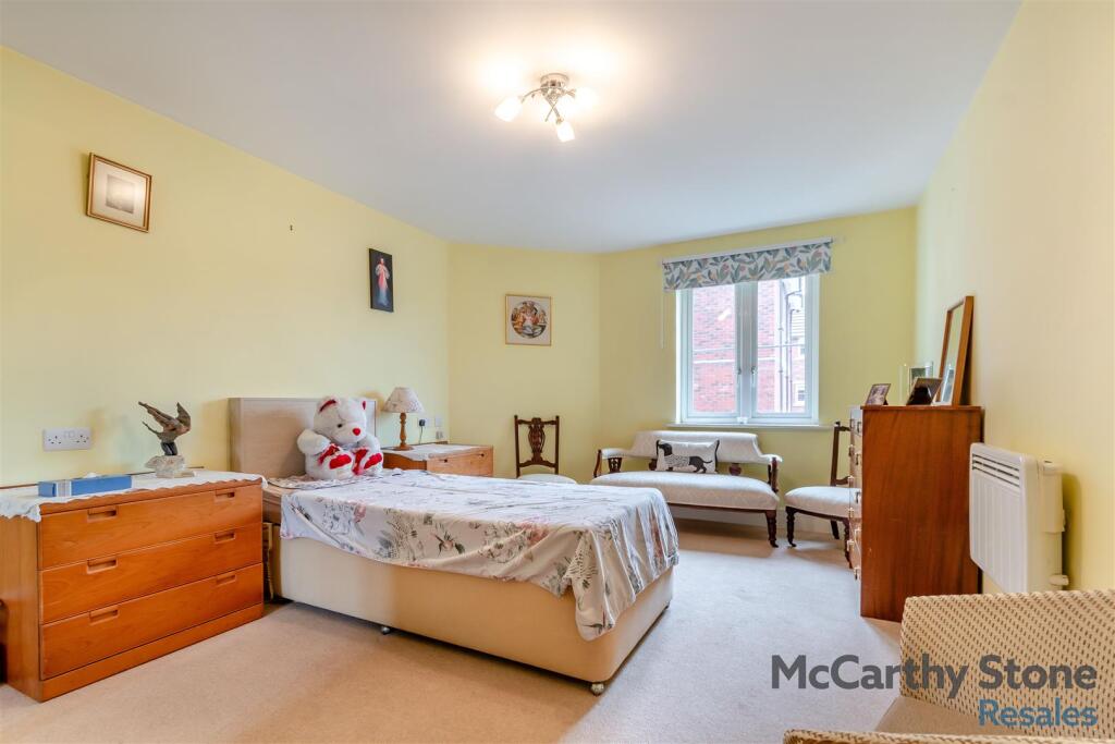8666627-interior05.jpg