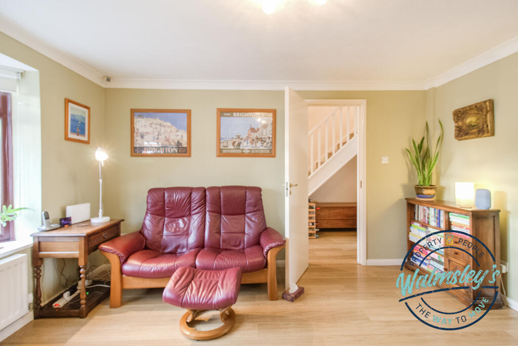 Sitting room towards hallway