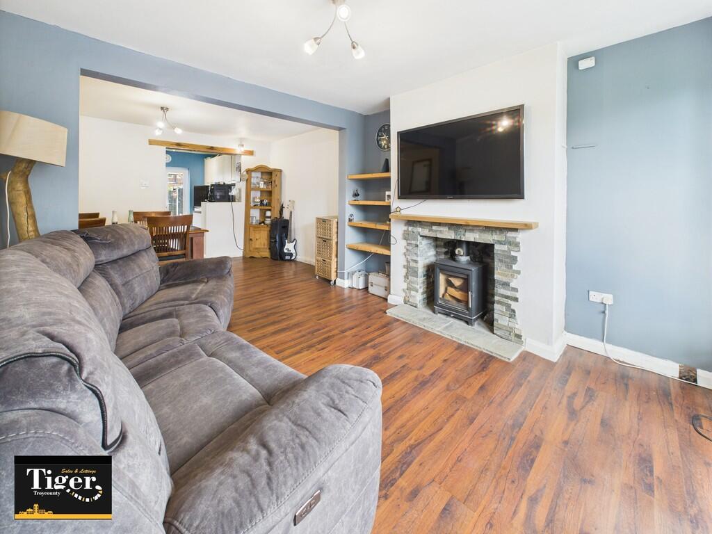 CAM02176G0-PR0664...