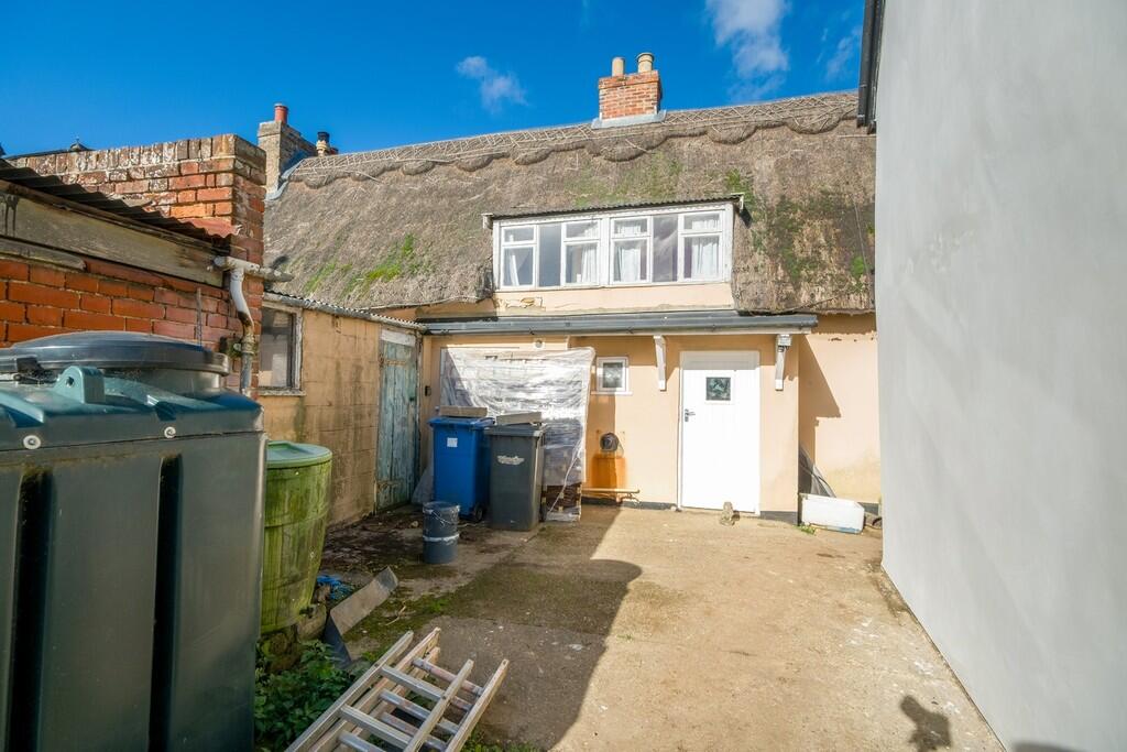 1440px-The Cottag...