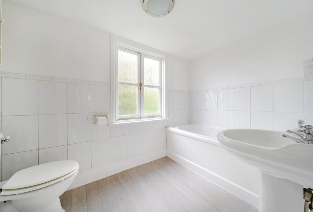 1371900-4-68fa0c2...