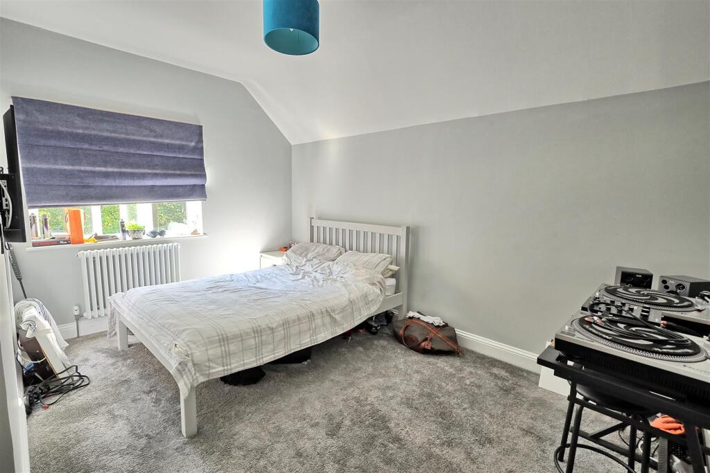 BEDROOM 3