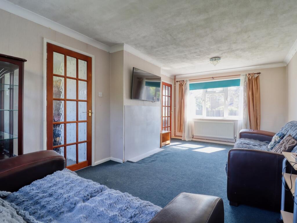 Lounge EweMove Swindon South