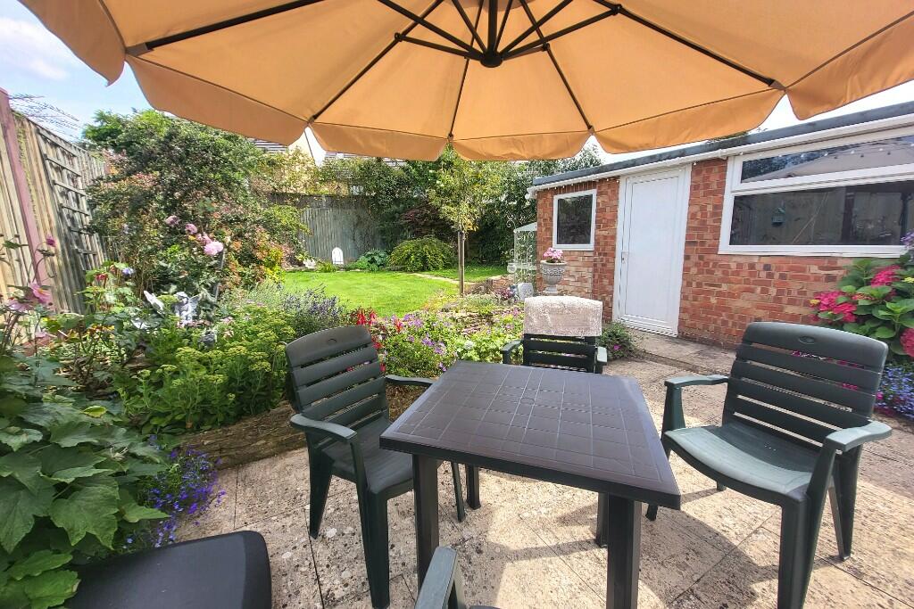 Terrace to Garden 