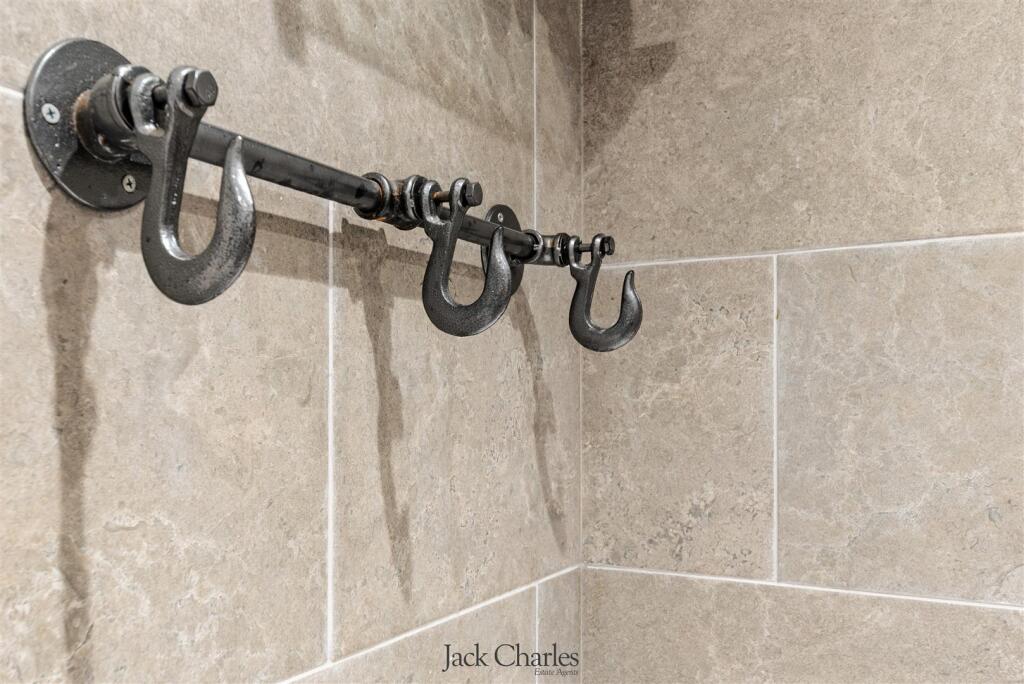 Curtis Stables 8.jpg