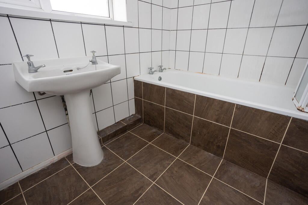 38 Fowler Ave - 0...