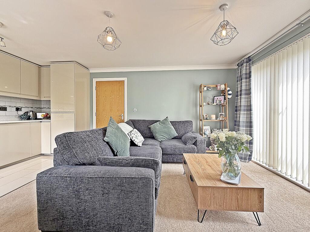 Open-plan Lounge/Kitchen/Diner