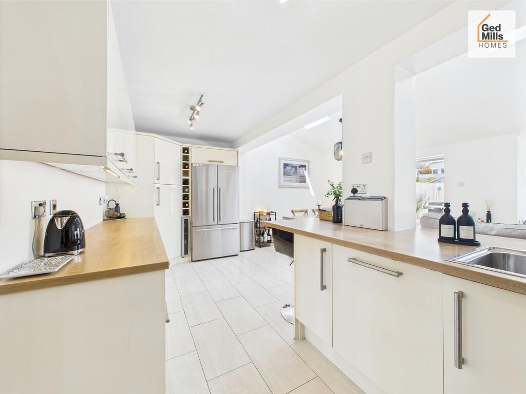 CAM04261G0-PR0047...