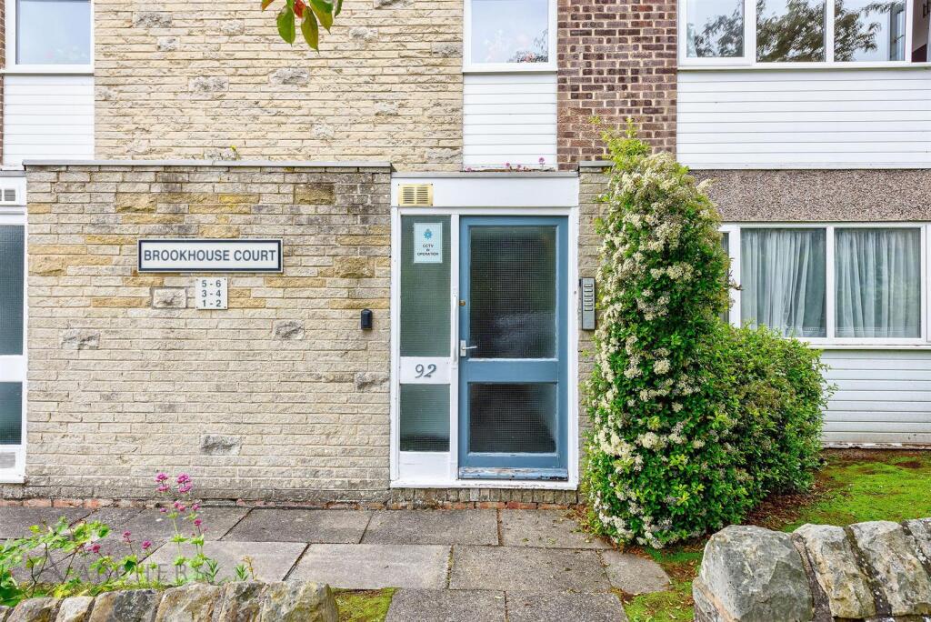 Flat4,92BrookhouseHill(Exterior)(3of6).jpg